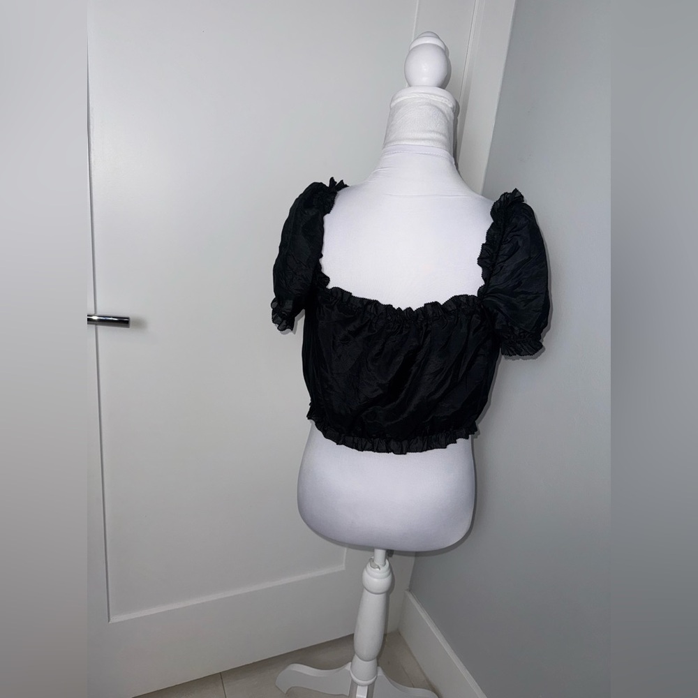 Alice + Olivia Peggy Button Down Crop Top in Black/ Size Medium - Picture 7 of 10